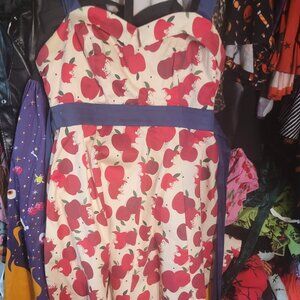 Disney Dress Shop Snow white apple dress LARGE